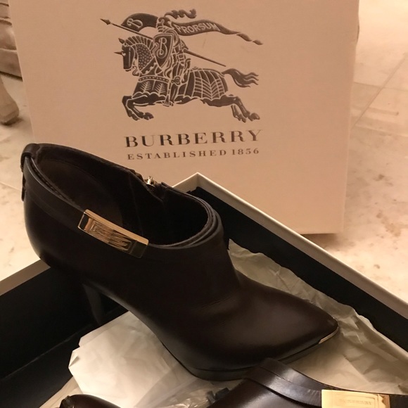 Boot - Picture 2 of 6